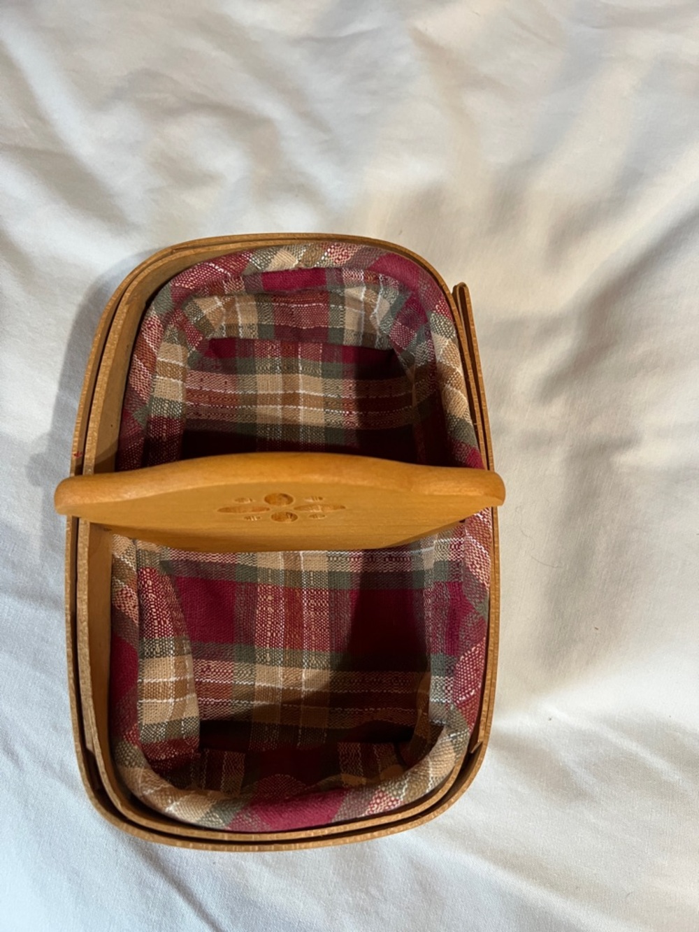 Vintage 2004 Longaberger Biscuit Basket with Wood Divider. Great Condition.